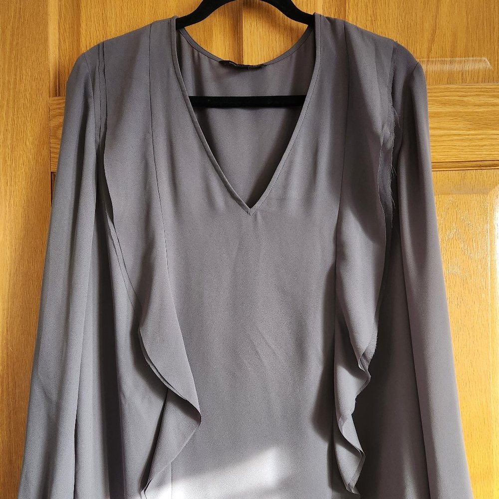 Banana Republic grey top